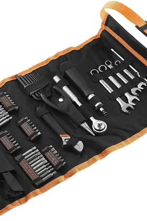 Remise Rouleau en nylon avec 76 accessoires de voiture A7063 Black+Decker