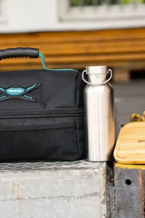 Toolbrothers Fan Kit déjeuner dans un sac isotherme Makita avec boîte à pain en inox 2 étages couvercle en bambou 1340 ml + gourde en inox 500 ml + 4 en 1 couverts multifonctions Paiement Sécurisé