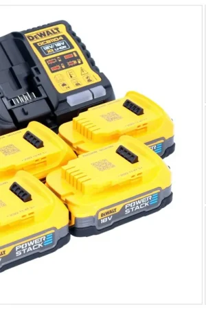 DeWalt DCB 1104 E4 Kit de démarrage sans fil 12 V / 18 V 4x batterie Powerstack 1,7 Ah + chargeur DCB 1104 Bon Plan